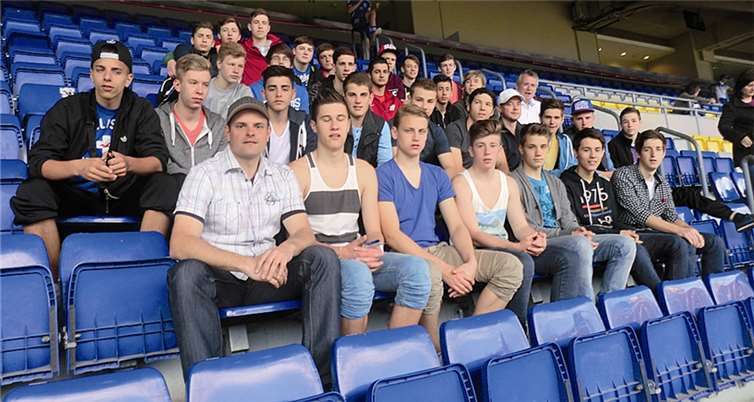 Beim Ausflug der Kripper Nachwuchsfußballer nach Barcelona stand auch ein Besuch im Stadion Camp Nou auf dem Programm. privat