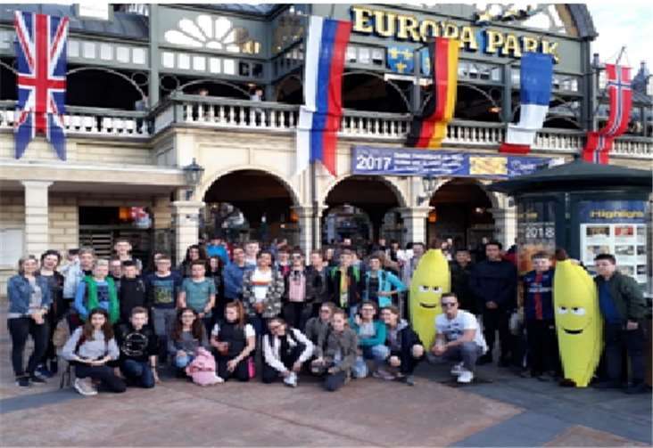 Beim Ausflug in den Europapark hatten Teilnehmer und Betreuer einen tollen und adrenalingeladenen Tag.privat