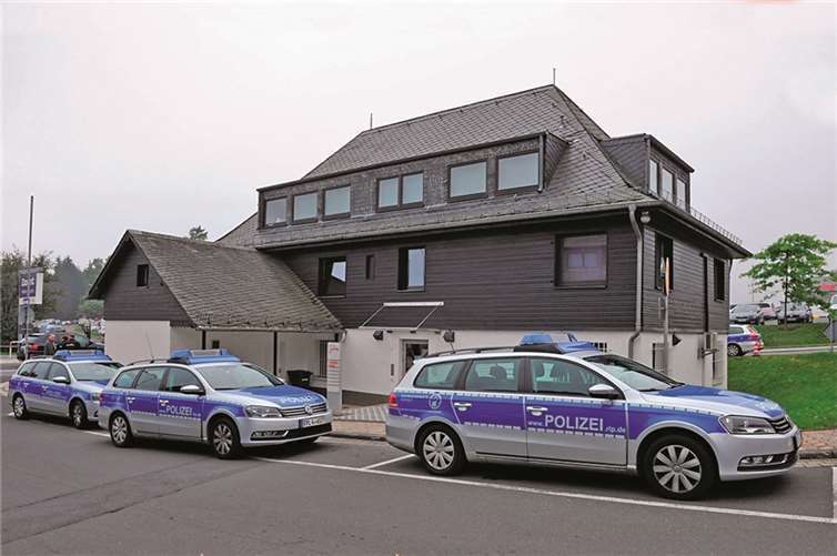 Polizei bezieht neue Einsatzwache am Nürburgring  Beim AvD-Oldtimer-Grand-Prix diente zum ersten Mal das „Haus B“ als neuer Polizei-Standort am Nürburgring.