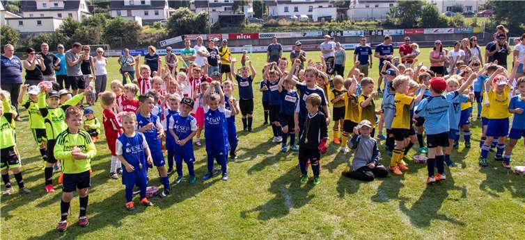Beim Bambini-Treff herrschte unter den Mini-Kickern helle Begeisterung.