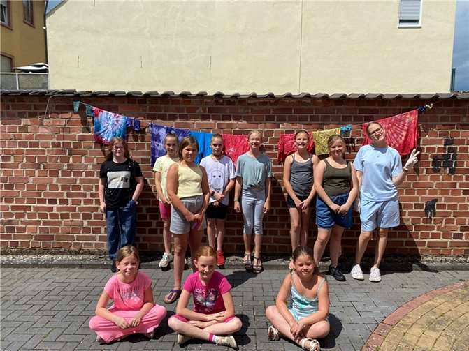 Beim Batik-Workshop entstanden kreative Muster.  Foto: Stadtverwaltung Lahnstein