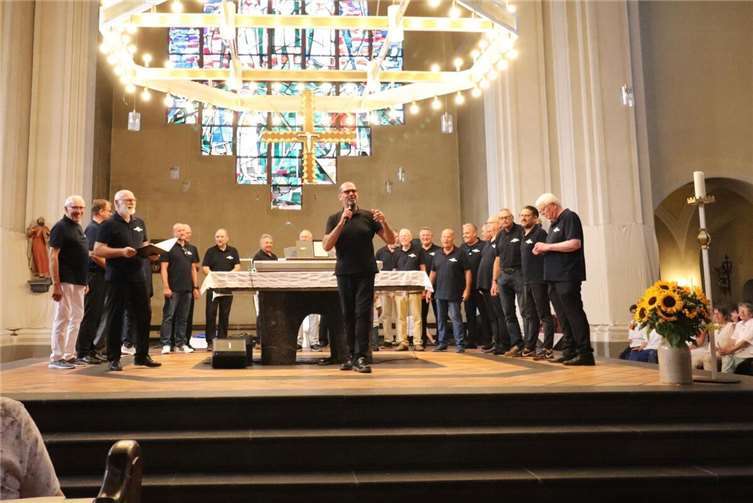 Beim Benefizkonzert in der Pfarrkirche Koblenz-Neuendorf. Foto: MGV 1882 St. Sebastian