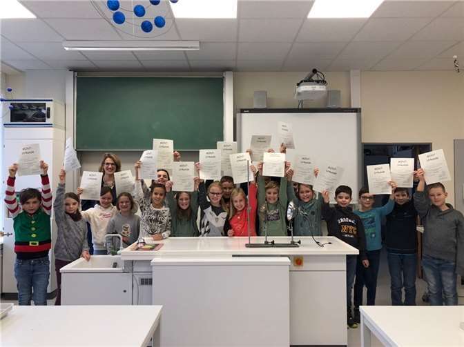 Beim Besuch der Grundschule Landkern. Fotos: RS+FOS/Hans-Jürgen Schmitz