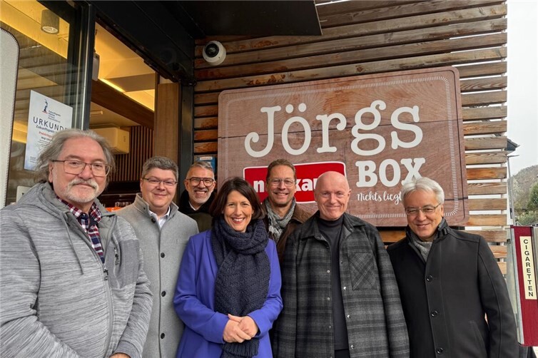 Beim Besuch der Nah-Kaufbox in Altenahr hatten die FDP-Vertreter schon deutlich gemacht, dass gerade im ländlichen Raum flexible Öffnungszeiten wichtig sind zur Versorgung der Menschen.
