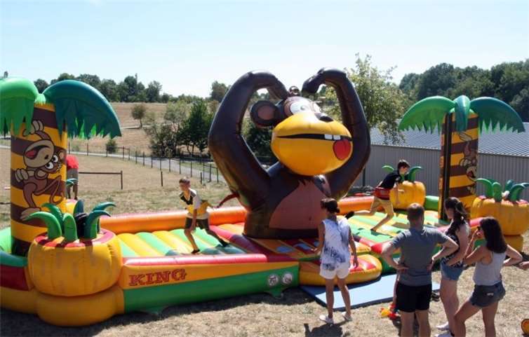 Beim Bungee-Run amüsierten sich vor allem die großen. Privat