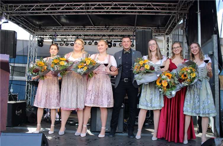 Beim Dernauer Winzerfest darf auch geschunkelt werden.