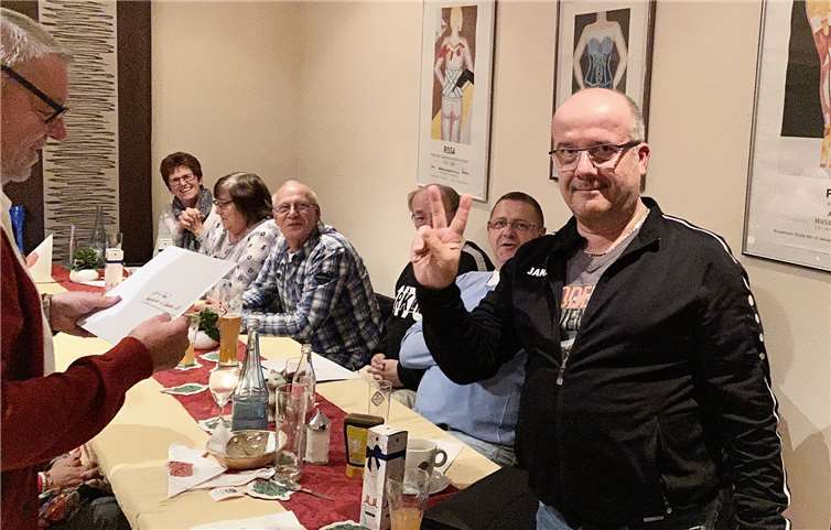 Beim Döppeekooche-Essen standen auch Ehrungen auf dem Programm. Foto: privat