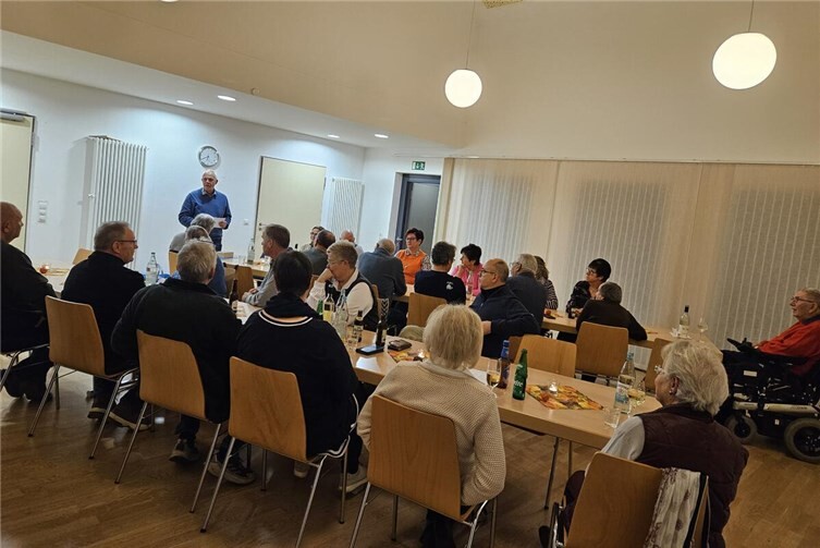 Beim Döppekocheessen der Nachbarschaft Ahle Zenn und Kleine Kirchstraße. Foto: Ellen Schimikowski
