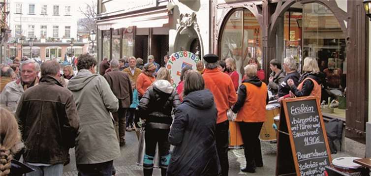 Beim Drehen des Glücksrades konnten die Besucher auf verschiedene Preise hoffen.