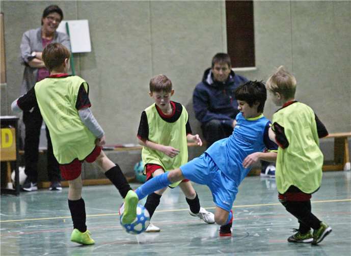 Beim Einlagenspiel vor dem Finale zeigten die beiden F-Juniorenmannschaften der JSG Adenau I und Adenau II ihr fußballerisches Können.