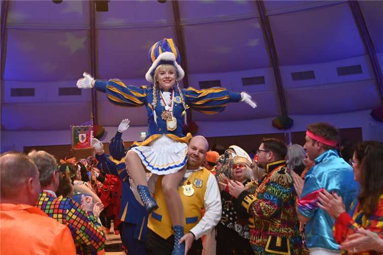 Beim Einmarsch der Korporationen stand die Kulturhalle kopf.