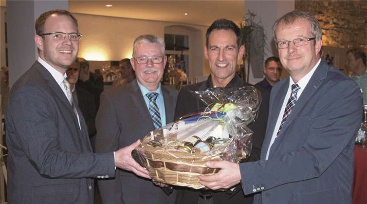 Beim Empfang (v.l.n.r.): Thomas Monreal, Friedhelm Nelles, Günter Schüller und Dieter Großgarten. WITE