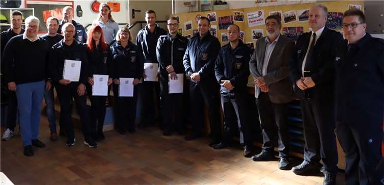 Beim Familientag wurden zahlreiche Ehrungen ausgesprochen. Fotos: Förderverein Feuerwehr Dieblich