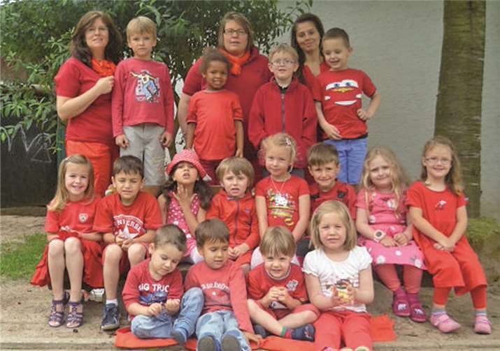 Beim Farbentag kamen alle Kinder in roten Anziehsachen.privat