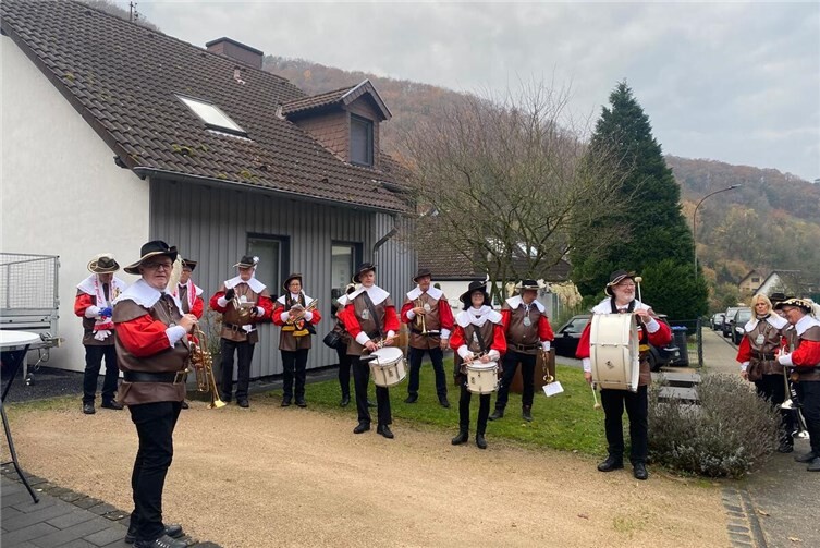 Beim Festzug spielten die „Wormersdorfer Landsknechte“.Fotos: St. Hubertus Schützenbruderschaft 1877 Rheineck e.V. 