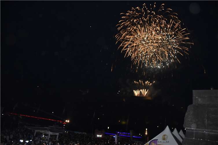 Beim Finale zogen die Feuerwerker alle Register. Fotos: HEP