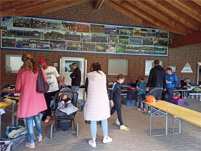Beim Flohmarkt des Fördervereins. Quelle: SC Bad Bodendorf
