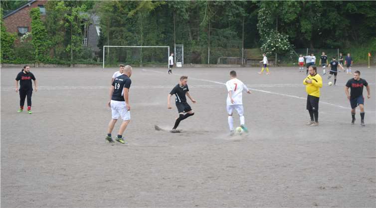 Beim Gerümpelturnier am Samstag war vor allem Spaß angesagt. Fotos: AB