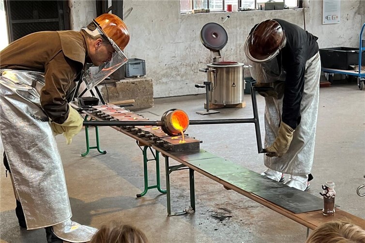 Beim Gießen von Hüttentalern