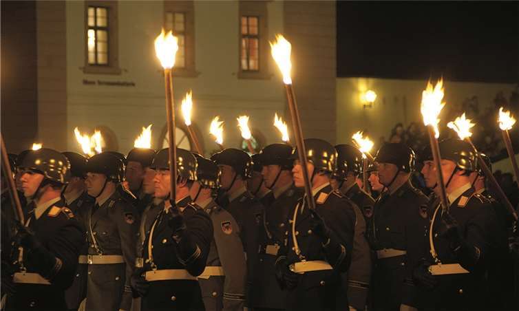 Beim Großen Zapfenstreich wurde das Deutsche Heer aus Koblenz verabschiedet. Kommando Heer