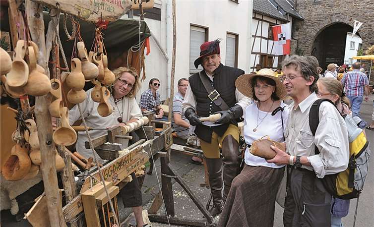 Beim Historischen Weinfest herrschte wieder buntes Treiben, so auch am Westtor. FIX