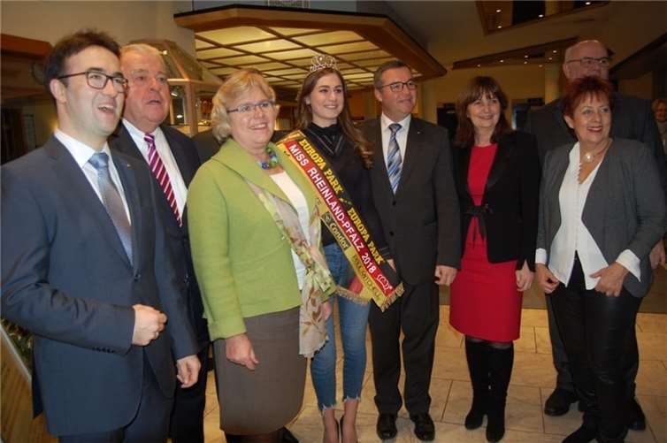 Beim Jahrestreffen der CDU im Rheinhotel gab es weitere Gratulationen für Laura Herter.