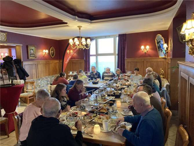 Beim Jubiläumsfrühstück. Quelle: Turnvereins 1882 Linz