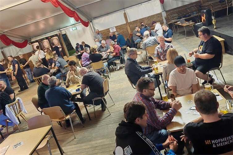 Beim Kirmesström in Eich ist immer was los!
