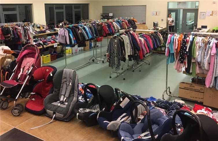 Beim Kleider- und Spielzeugmarkt gab es wieder ein großes Angebot, unter anderem an Herbst- und Winterbekleidung. Foto: privat