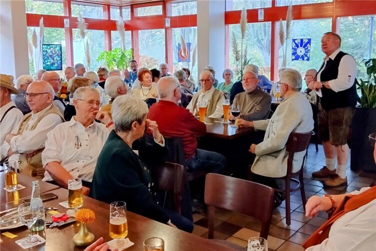 Marinekameradschaft (MK) Lahnstein feiert Oktoberfest und blickt nach vorn  Beim Oktoberfest der MK Lahnstein. Foto: Wolfgang Jäger, MK Lahnstein