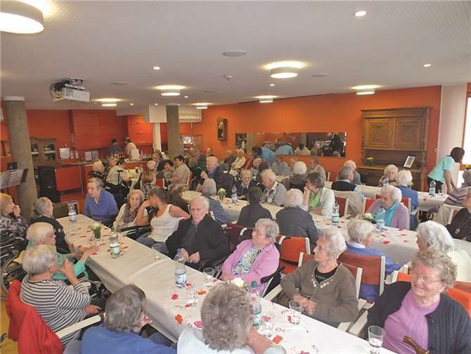 Beim Patronatsfest war die Cafeteria „Klosterklause“ im Altenzentrum St. Johannes bis auf den letzten Platz gefüllt. Altenzentrum St. Johannes, Mayen