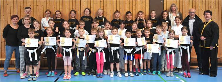 Beim Pil-Sung-Projekt an der Grundschule Namedy stand die Gürtelprüfung an.  Stadt Andernach/Maurer