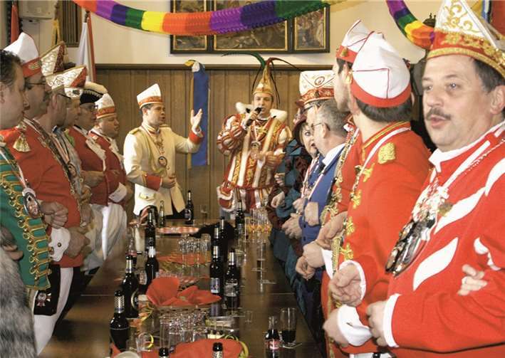 Beim Prinzenlied gab Christian I. im Ratssaal schon ein erstes Mal den Ton an.DL