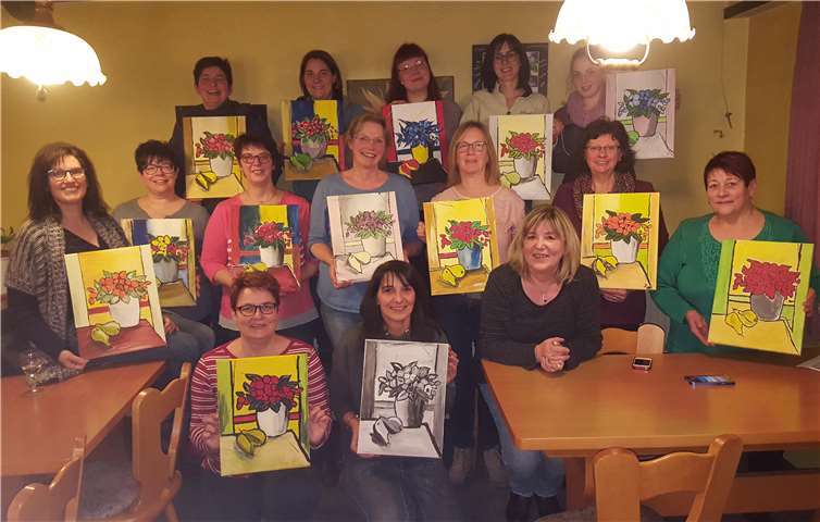 Beim Projekt „Malen mit Freunden“ ist es den Obermendiger Möhnen gelungen, Kreativität mit guter Stimmung und Fröhlichkeit zu verbinden. Foto: privat