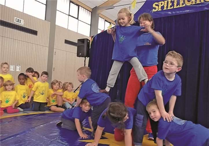 Beim Pyramidenbau war vor allem Konzentration und Kraft gefragt. privat