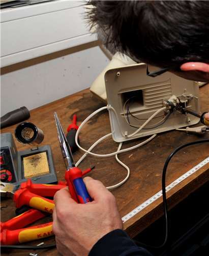 Beim Reparatur-Café werden defekte Geräte kostenlos repariert. Foto: privat