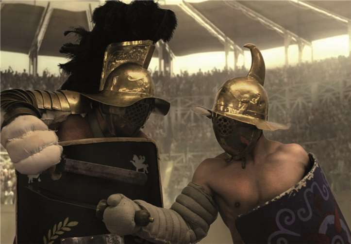 Beim Römertag sind auch Gladiatoren im Zweikampf zu sehen.privat