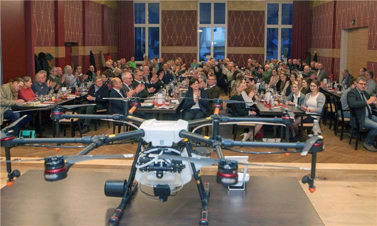 Beim Rotweintag der Ahr im Culinarium der Dagernova ging es unter anderem um den Einsatz von Sprühdrohnen beim Pflanzenschutz in den Weinbergen der Ahr.JOST