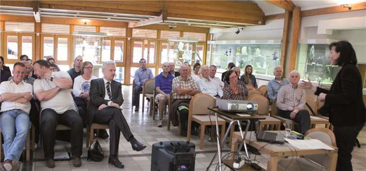 Beim Runden Tisch Radverkehr in Rheinbach informierte Christine Fuchs (rechts) über die Arbeit der AGFS. -Jost-