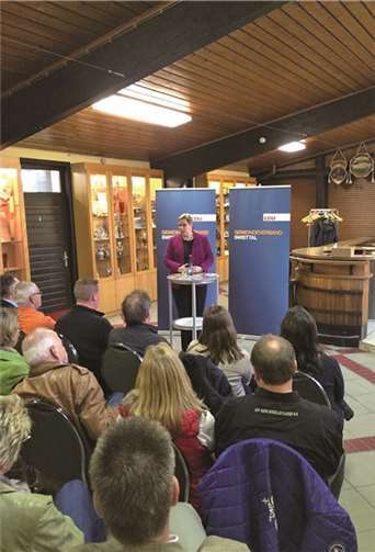 Beim „Runden Tisch“ der CDU-Bürgermeisterschaftskandidatin Petra Kalkbrenner kommen die verschiedensten Themen zum Gespräch. privat