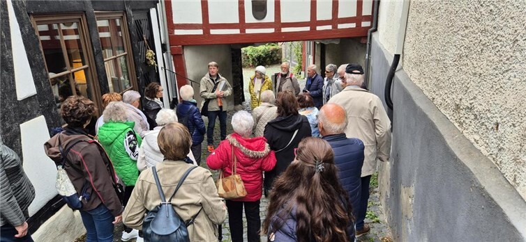 Ein Tag voller Geschichten und Erinnerungen Beim Rundgang dürch Wetzlar.