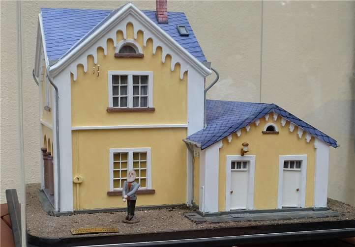 Beim Rundgang wird auch das Modell des Friedhofsgärtnerhäuschens zu sehen sein.Foto: Stadt Neuwied