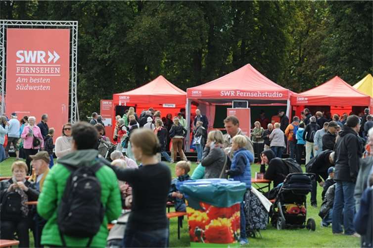 Beim „SWR Fernsehen Familienfest“ erleben die Zuschauerinnen und Zuschauer Fernsehen zum Anfassen und Mitmachen. SWR/Alexander Kluge