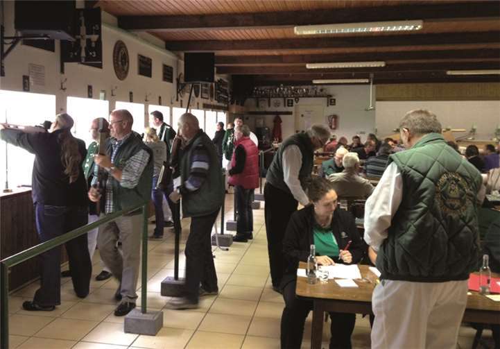Beim Schützenfest war die Riedener Schützenhalle sehr gut besucht.