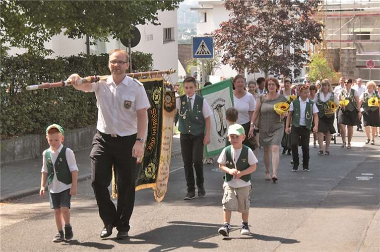 Beim Schützenumzug am Sonntag waren auch viele befreundete Schützenvereine dabei.