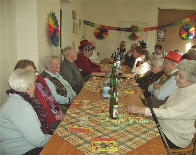 Beim Seniorenkarneval in Hatzenport hatten alle viel Spaß.privat