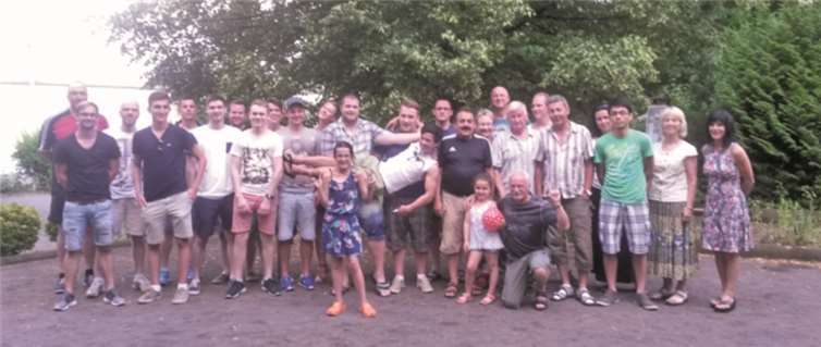 Beim Sommerfest der TT-Abteilung des SV Eintracht Mendig ging es an heißesten Tag des Jahres eher gemächlich zu. privat