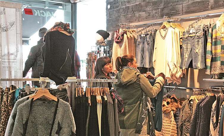 Beim Sonntagsshoppen konnte man in aller Ruhe die neue Herbstmode begutachten und das eine oder andere Schnäppchen erwerben.