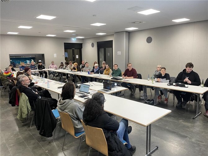 Beim Stadtteilgespräch. Foto: Quartiersmanagement „Stadtgrün Koblenz-Lützel“