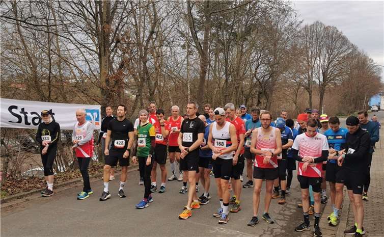 Beim Start des acht Kilometer-Rennen. Quelle: DJK Ochtendung